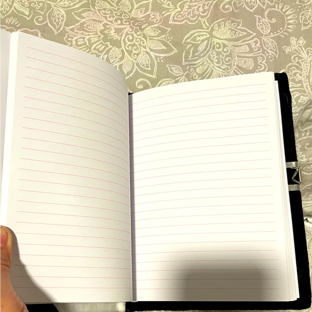 Cute cat notepad . - Picture 2 of 4